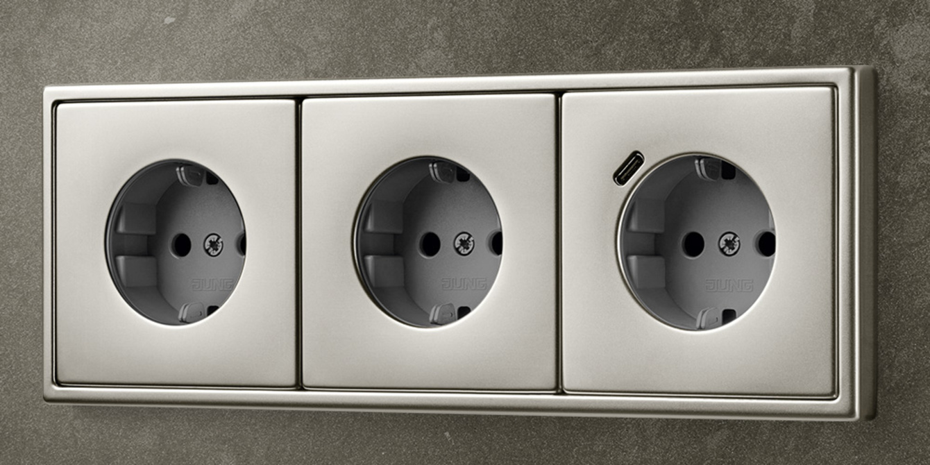 SCHUKO® Steckdosen mit USB bei AMP Elektrotechnik GmbH Co. & KG in Viechtach