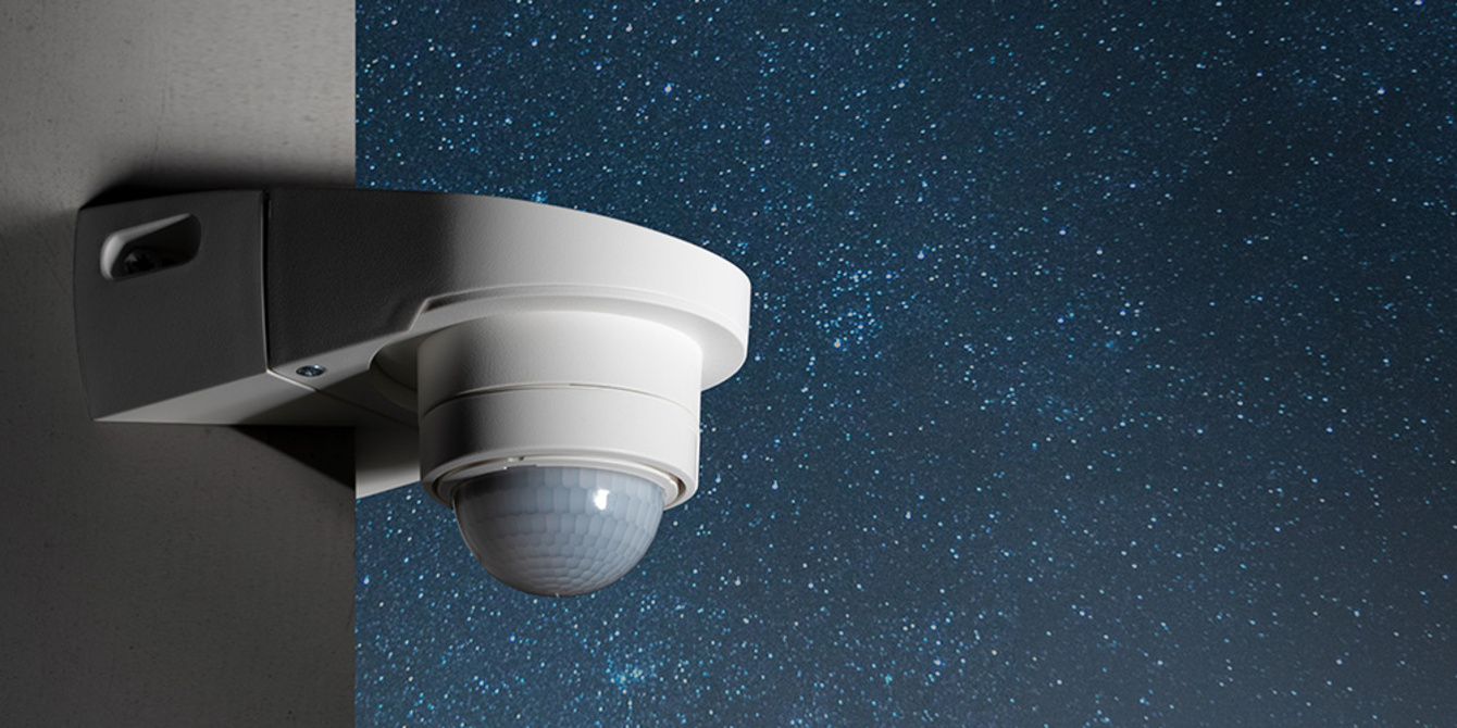 Bewegungsmelder 240° Grad bei AMP Elektrotechnik GmbH Co. & KG in Viechtach