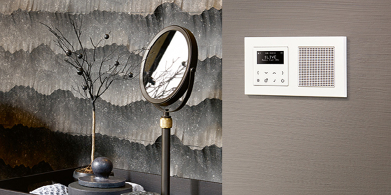 JUNG Smart Radio DAB+ bei AMP Elektrotechnik GmbH Co. & KG in Viechtach