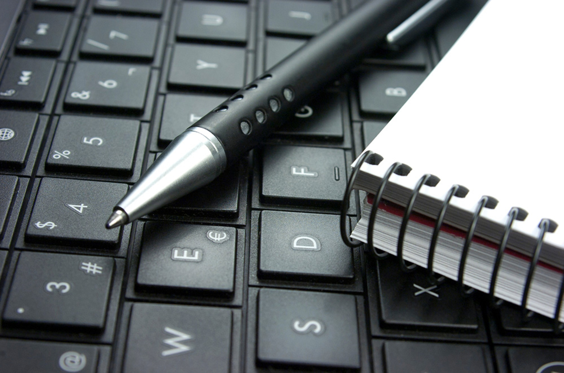 Kontakt­formular bei AMP Elektrotechnik GmbH Co. & KG in Viechtach